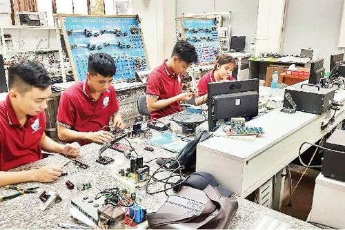 Tiền đề phát triển nguồn nhân lực chất lượng cao