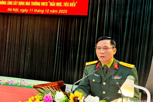 Sinh hoạt chính trị đề cao đoàn kết, trách nhiệm, yêu thương đồng chí, đồng đội