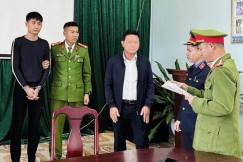 Bắt tạm giam nghịch tử chém cha