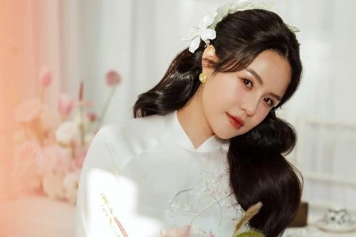 Sau khi có con, ca sĩ Thái Trinh tiết lộ cuộc sống hiện bước sang giai đoạn mới, với nhiều thay đổi