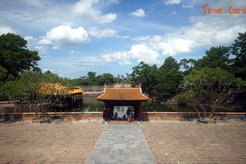Khám phá lăng mộ có cảnh quan thơ mộng nhất Cố đô Huế