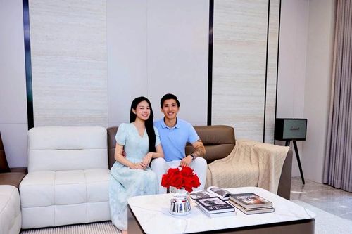 Cận cảnh nhà mới chục tỷ góc nào cũng xa hoa của Đoàn Văn Hậu