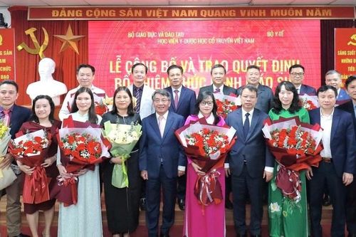 Thành tích ấn tượng của các tân PGS là Giám đốc, Phó Giám đốc bệnh viện