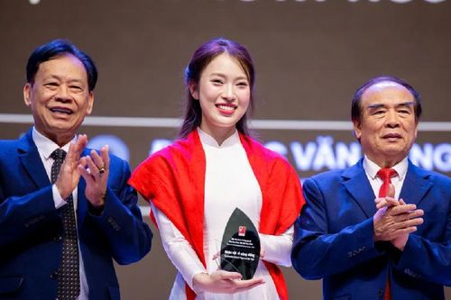 Dấu ấn bản sắc Việt tại Lễ trao giải VCEP Awards 2025