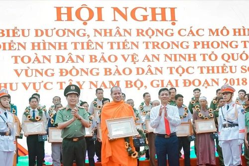 Những người 'thắp sáng phum sóc': Hành trình lặng lẽ của những Người có uy tín ở An Giang