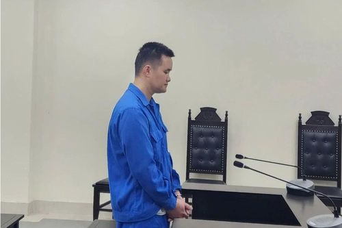 Chủ quán hát lĩnh 9 năm tù vì 'mua' thiếu nữ về bắt mặc gợi cảm rót bia cho khách