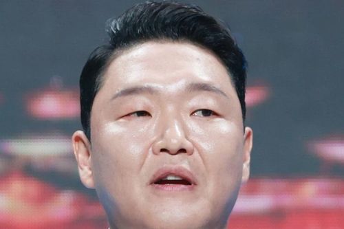 Cảnh sát đột kích công ty của Psy