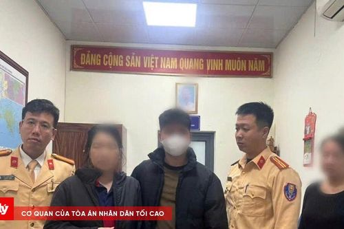 Cảnh sát đường thủy Hải Phòng cứu người giữa dòng nước xiết