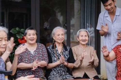 Mức sinh giảm và dân số già: Thách thức kép cho sự phát triển bền vững của Việt Nam