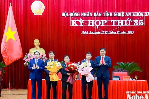 Đồng chí Thái Văn Thành được bầu giữ chức Phó Chủ tịch UBND tỉnh Nghệ An