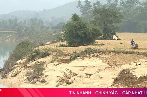 Sinh kế chênh vênh nơi bờ sông bị sạt lở
