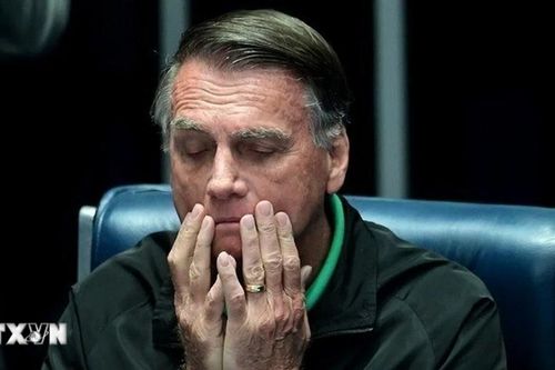 Cựu Tổng thống Brazil Jair Bolsonaro được giảm án tù