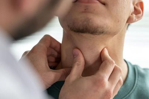 Đau họng đi khám, người đàn ông phát hiện mắc 4 loại ung thư