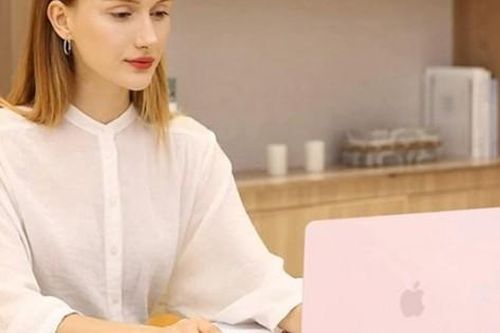 Giá MacBook tháng 12: Giảm tối đa 5 triệu đồng