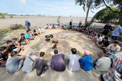 Công an triệt phá trường gà, tạm giữ 23 đối tượng để điều tra