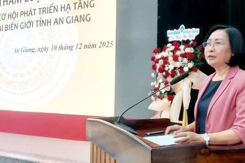 Việt Nam - Campuchia gỡ 'điểm nghẽn' logistics và chuỗi cung ứng vùng biên
