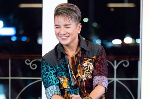 Đàm Vĩnh Hưng công khai gọi một nữ ca sĩ là 'bà xã'