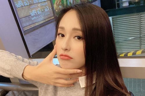 Đồng hồ 10 chữ số của Mai Phương Thúy