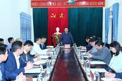 Phó Chủ tịch UBND tỉnh Lê Quang Hùng thăm, làm việc tại xã Trường Văn