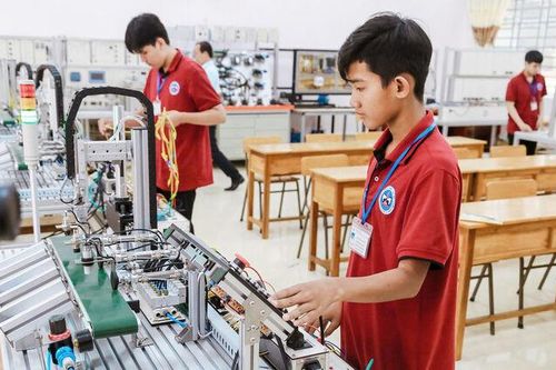 Dạy nghề cho học sinh dân tộc thiểu số