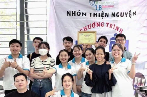 Ấm lòng bữa ăn miễn phí cho bệnh nhân