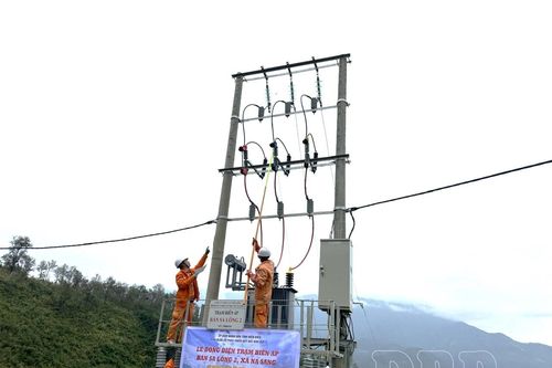 Bản Sa Lông 2 có điện lưới quốc gia