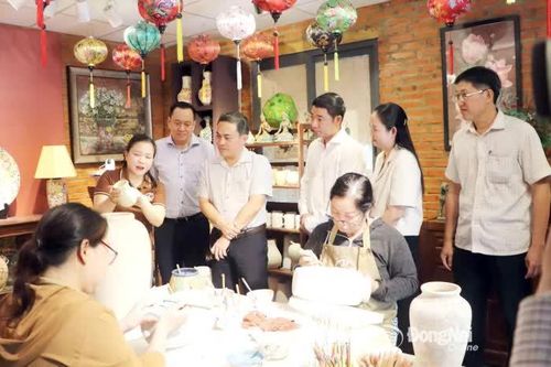 Phó Chủ tịch UBND tỉnh Lê Trường Sơn khảo sát thực địa xây dựng sản phẩm du lịch tiêu biểu của tỉnh