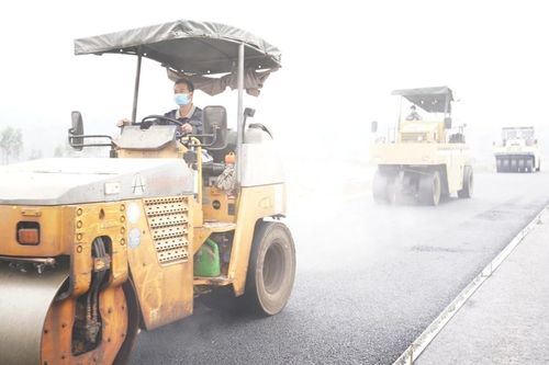 Lãnh đạo UBND tỉnh kiểm tra tiến độ thi công nâng cấp Quốc lộ 4B