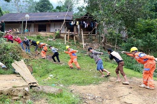 Mỏ Vàng: Nỗ lực đưa điện về bản