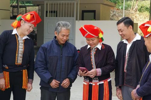 Tiếp cận thông tin - giảm nghèo bền vững