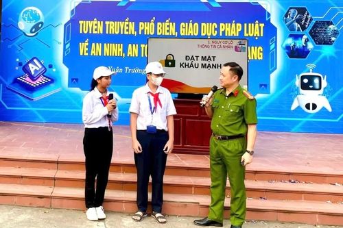 Tăng cường quản lý, giáo dục nâng cao nhận thức và chấp hành pháp luật đối với học sinh, sinh viên