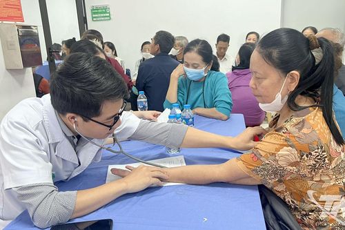 Hướng đến bệnh viện không khói thuốc