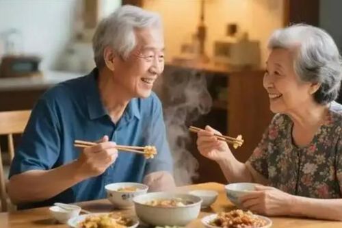 Bác sĩ khuyến cáo: Sau 70 tuổi phải chọn giờ ăn tối mới mong có giấc ngủ ngon