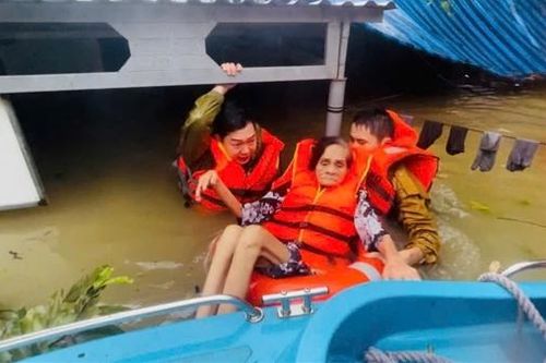 Tích cực chung tay vì cộng đồng, tuổi trẻ Công an TP Huế được vinh danh
