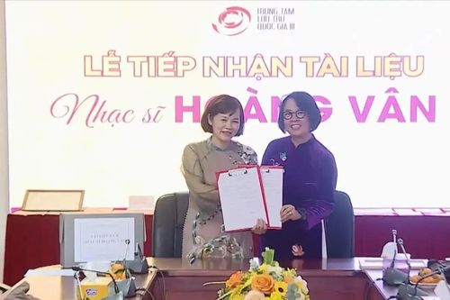 Tiếp nhận tài liệu nhạc sỹ Hoàng Vân, Hoàng Long, Hoàng Lân