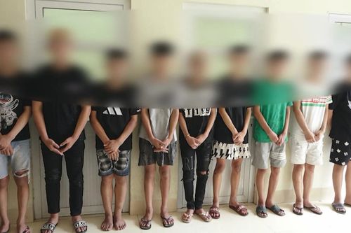 Xét xử nhóm mang hung khí đi gây rối, đánh người