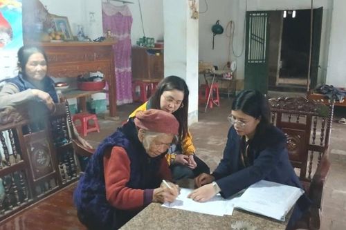 256 trường hợp được hỗ trợ thủ tục hành chính lưu động tại phường Thục Phán
