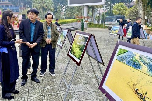 Triển lãm ảnh nghệ thuật 'Non nước Cao Bằng'