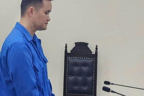 'Mua' các cô gái đến rót bia, chọn bài cho khách, chủ quán karaoke còn bày trò 'thanh lý' nhân viên xấu cho quán khác