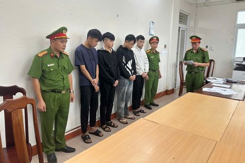 Hơn 20 thiếu niên Đà Nẵng lao vào hỗn chiến cạnh trường học, nhiều người bị thương
