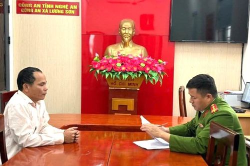 Triệu tập hành khách tấn công tài xế lái xe buýt ở Nghệ An