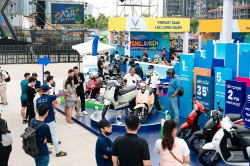 Thị trường xe máy 'đổi màu': Xe xăng hụt hơi, xe điện tăng tốc
