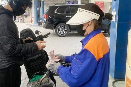 Giá xăng dầu đồng loạt giảm, RON95 còn 20.082 đ/lít