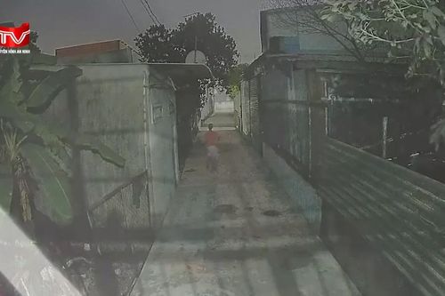 Khởi tố đối tượng say xỉn, ném gạch đá vào nhà dân trong đêm để 'giải quyết mâu thuẫn' cho gia đình bạn