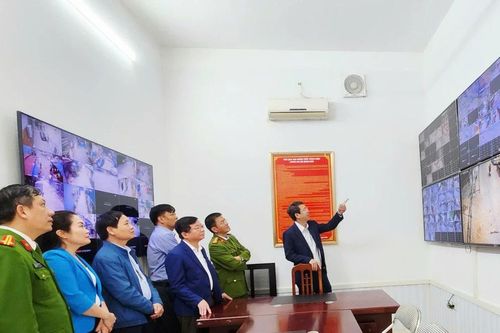 Dựng 'mắt thần' giám sát, phát hiện vi phạm giao thông, an ninh trật tự
