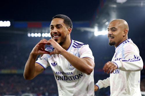 Aston Villa tái lập kỳ tích sau hơn 100 năm