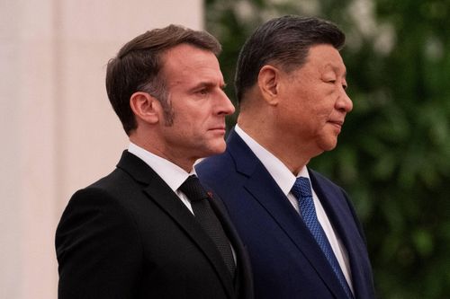 Trung Quốc giữa ngã ba đường