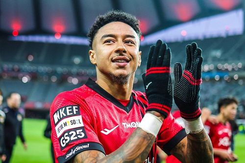 Bên trong vali gây chú ý của Lingard khi rời Hàn Quốc