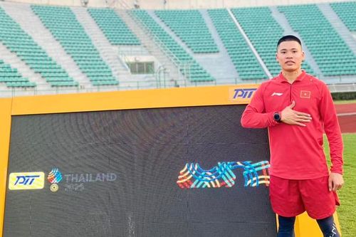 Khoảnh khắc lay động SEA Games 2025: VĐV Việt Nam kiệt sức nhưng không bỏ cuộc