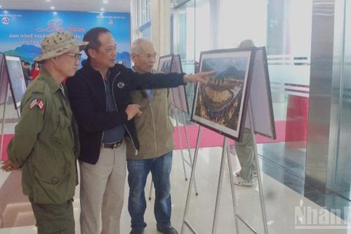 Liên hoan ảnh 'Vẻ đẹp đất nước - con người miền núi phía bắc'
